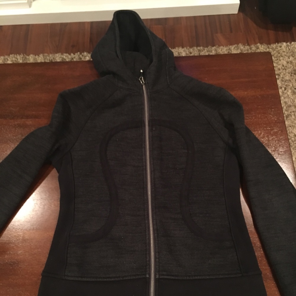 Authentic Lululemon Scuba jacket graphite size 10